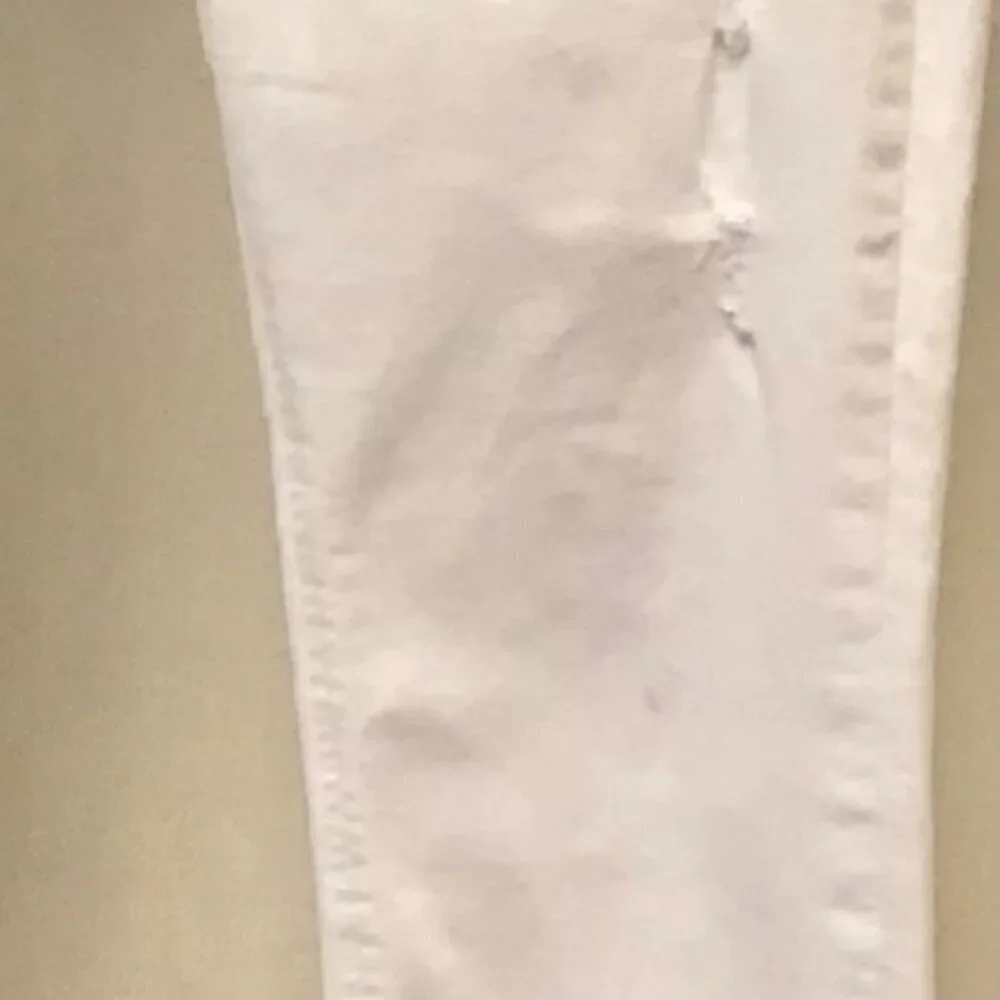 Pistola 30 Jennifer Skinny Distressed Women’s Jeans White P6822FTN-WAK Tiny Spot